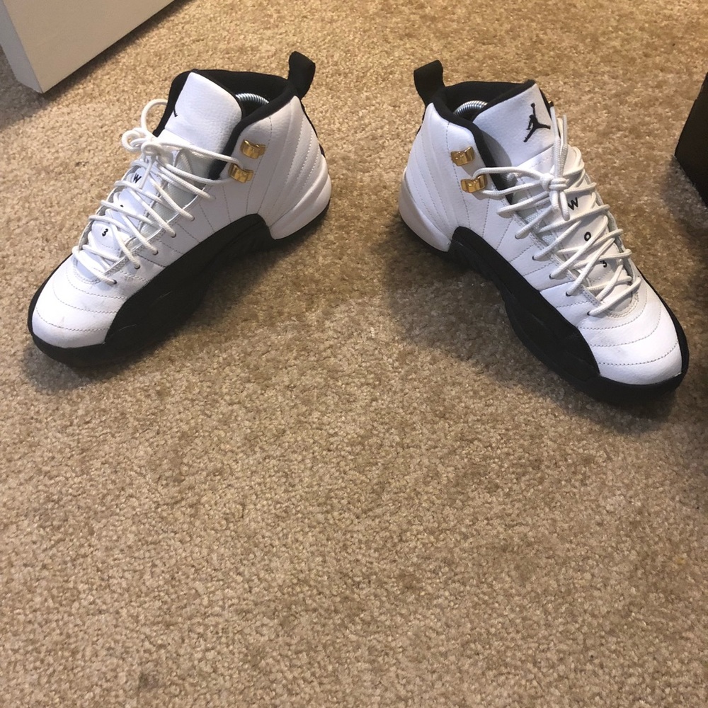 Jordan 12 taxi